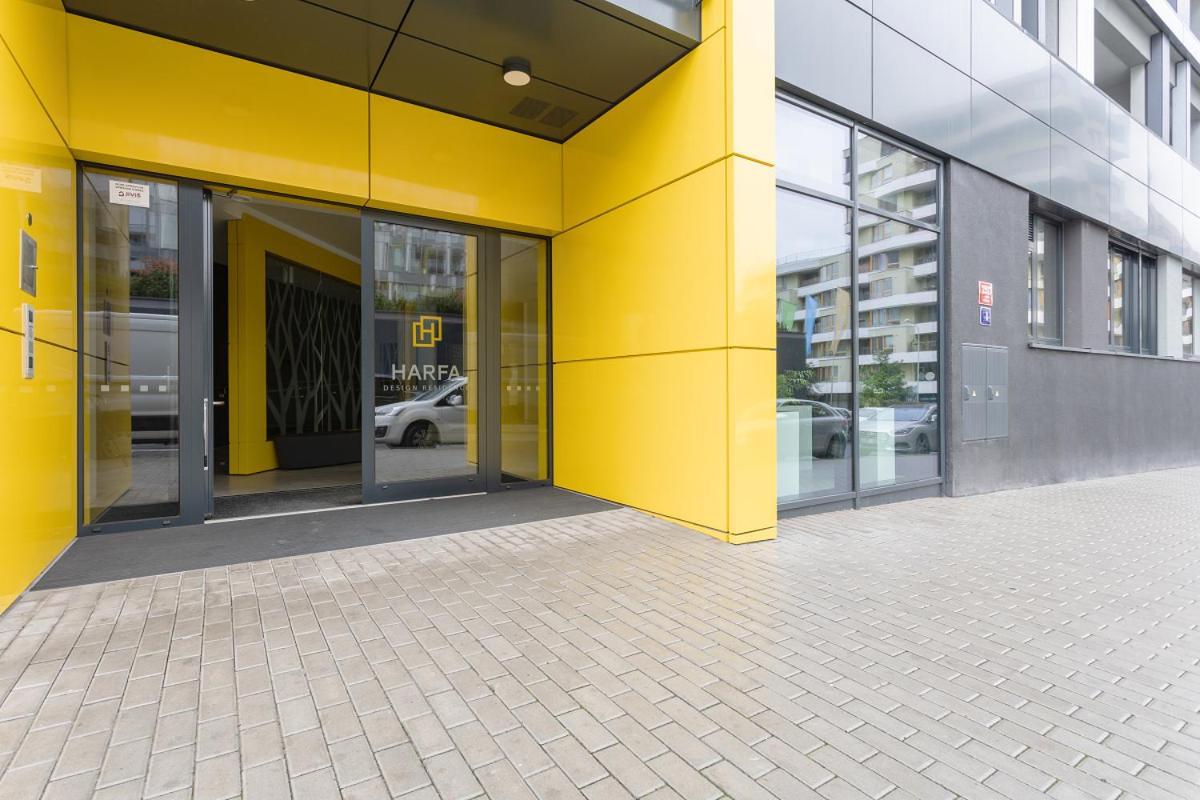 Yellow Apartment With Parking Praha Eksteriør bilde